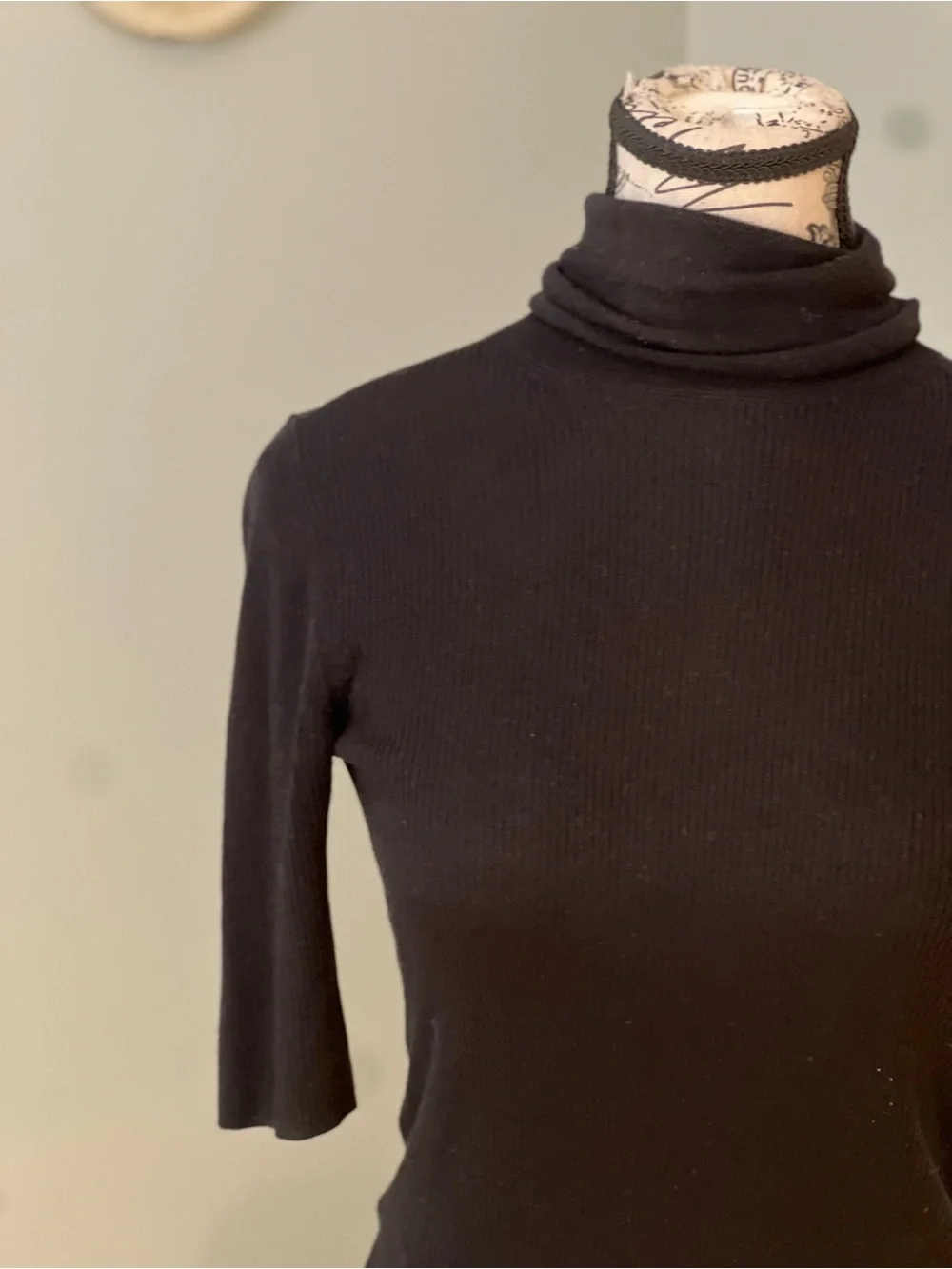 Theory Leenda Short-Sleeve Turtleneck in Regal Wool | Size P | Ribbed | Like New - Picture 8 of 13